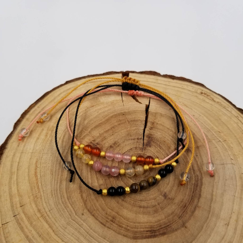 Bracelet en perles de chakra en cristal naturel fait main avec carte: Confiance en soi